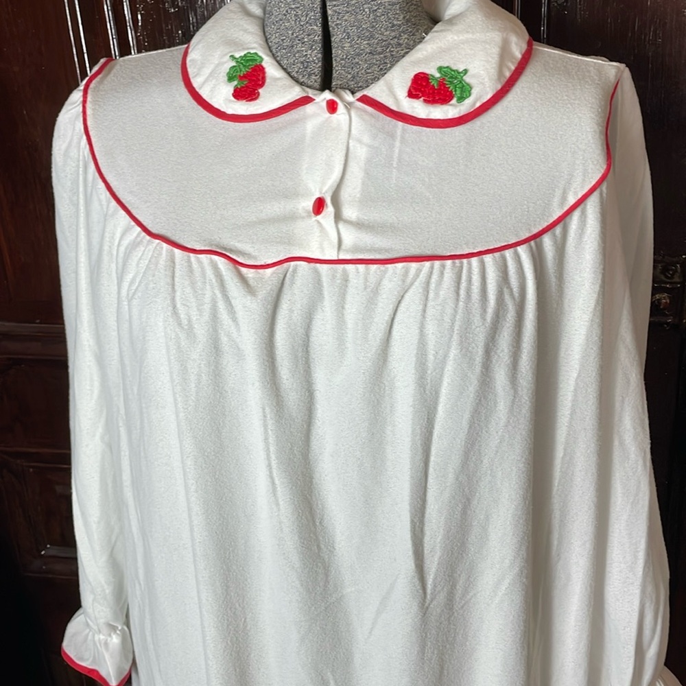 Vintage 70’s Ladies Long Nightgown White Flannel Strawberry
